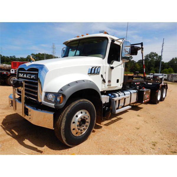 2020 MACK GR64F Roll Off Truck