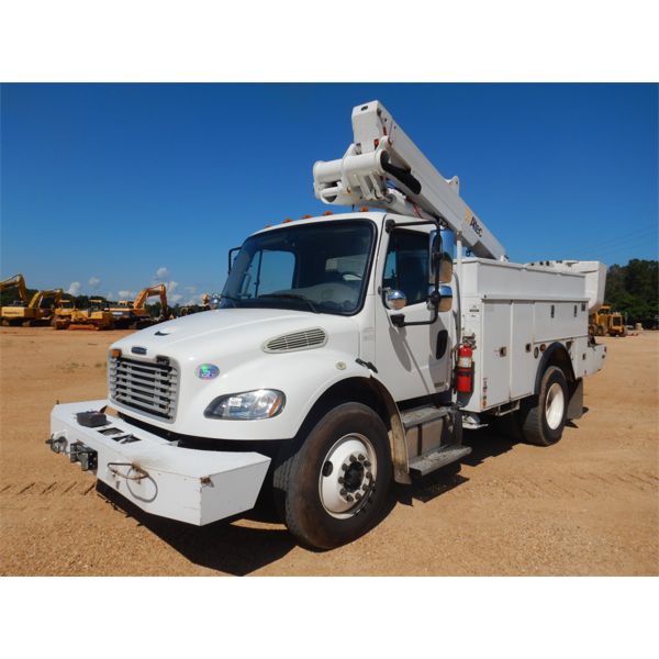 2011 FREIGHTLINER M2 Bucket Truck