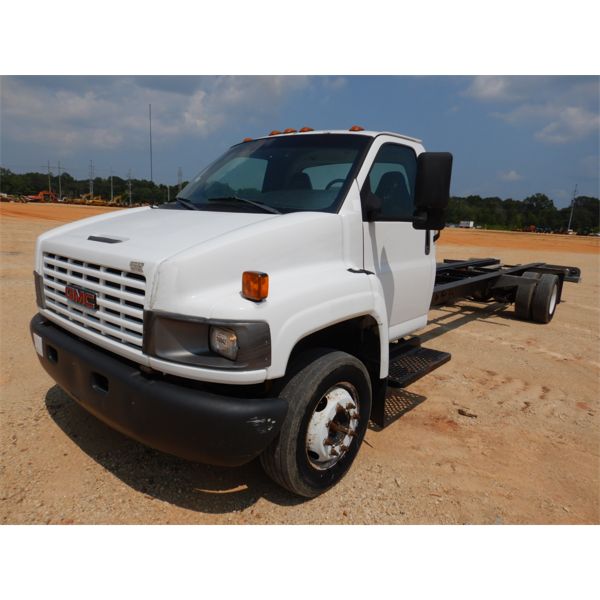 2005 GMC C5500 Cab and Chassis Truck