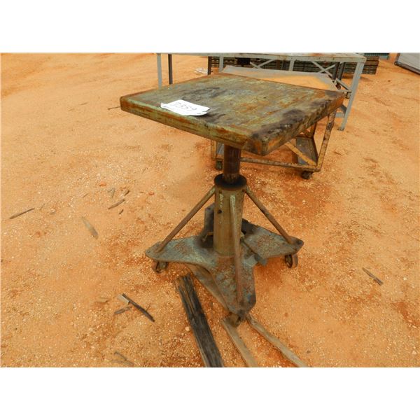 30" X 30" HYD LIFT TABLE (B9)