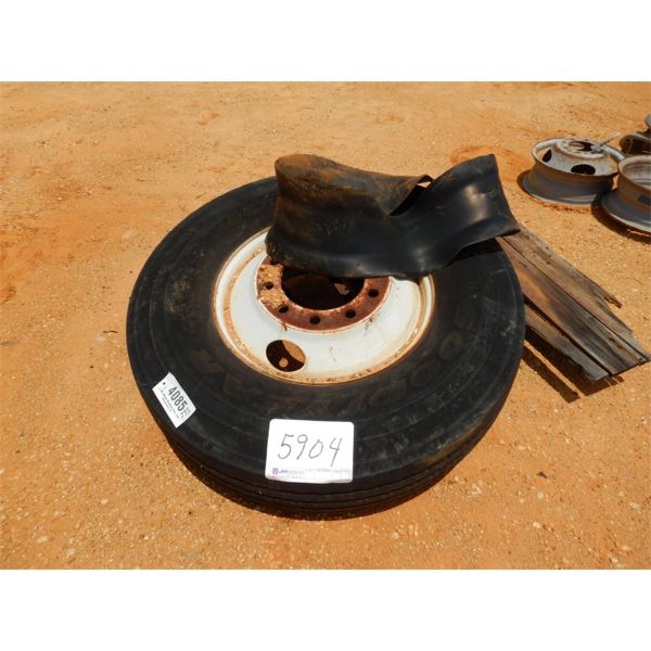 315/80R22.5 TIRE W/ RIM