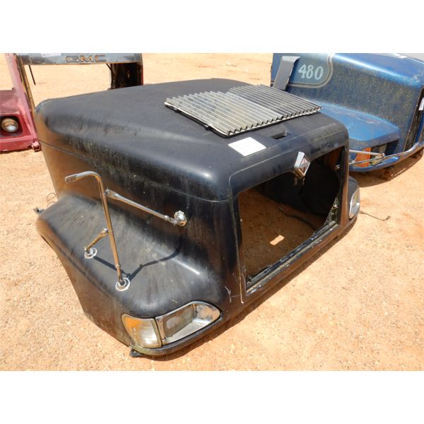 INTERNATIONAL TRUCK HOOD