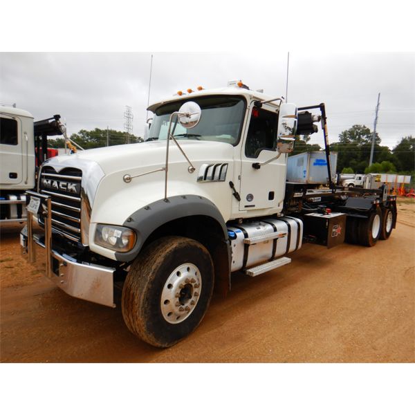 2019 MACK GR64F Roll Off Truck
