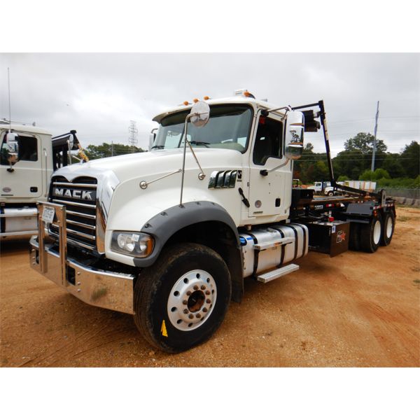 2019 MACK GR64F Roll Off Truck
