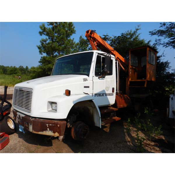 2003 FREIGHTLINER FL70 Grapple Truck