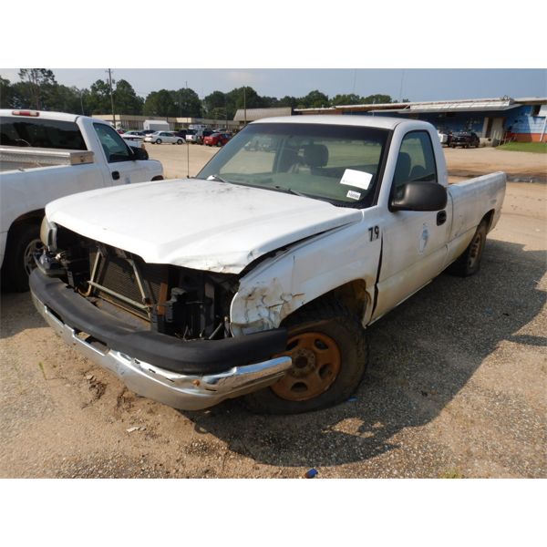 2003 CHEVROLET SILVERADO Pickup Truck