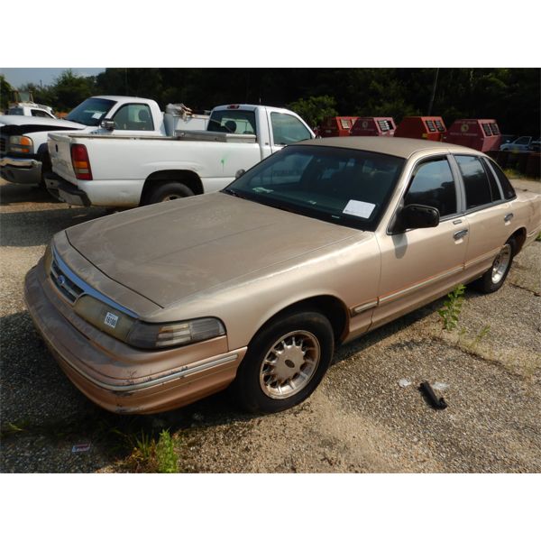 1996 FORD CROWN VICTORIA Automobile
