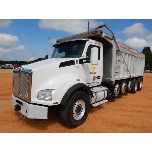 2018 KENWORTH T880 Dump Truck