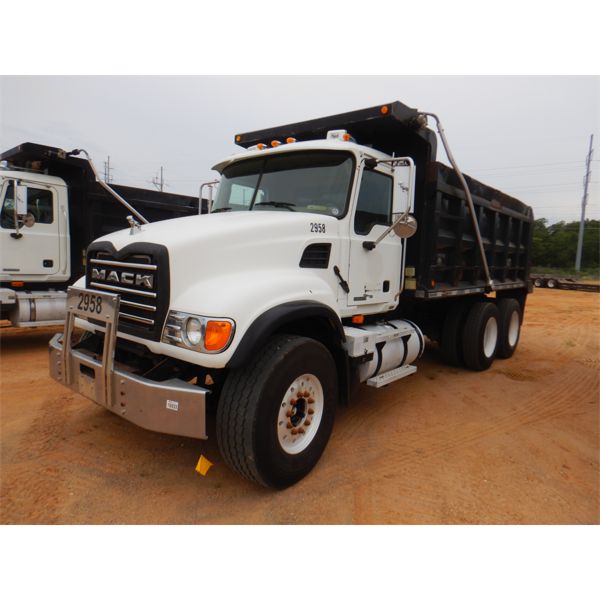 2006 MACK CV713 Dump Truck