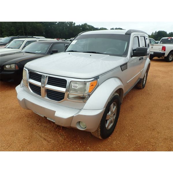 2009 DODGE NITRO Automobile