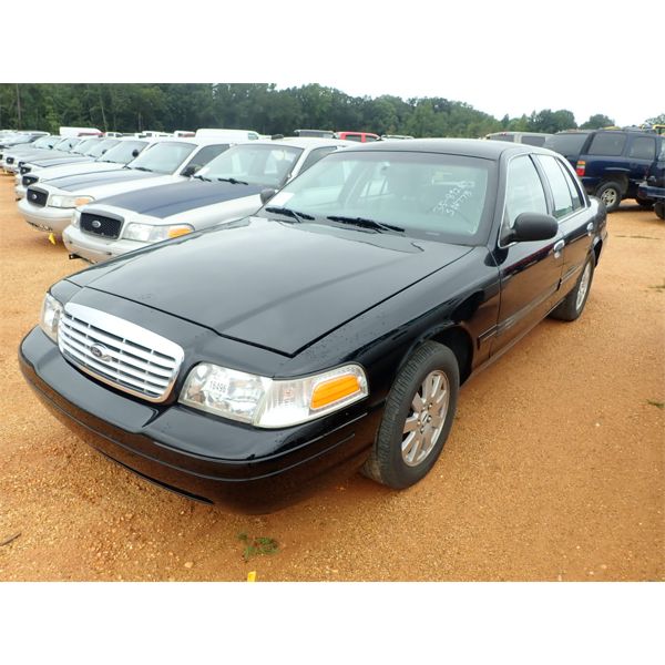 2006 FORD CROWN VICTORIA Automobile