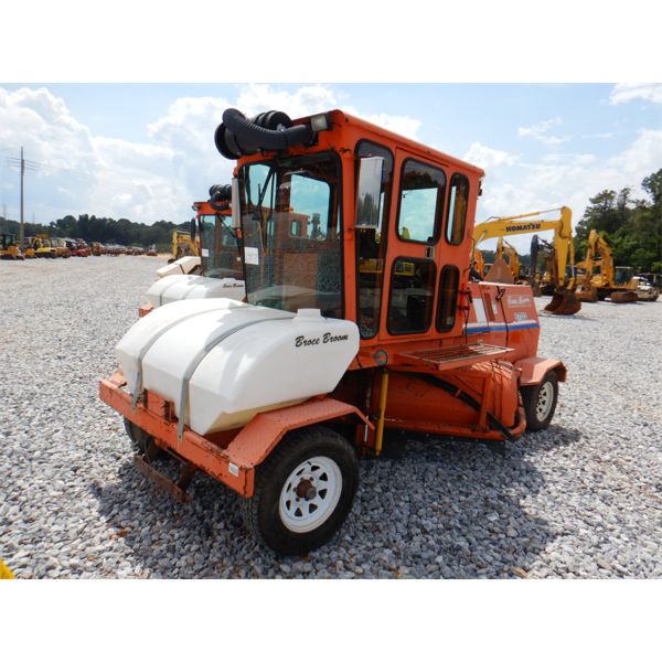 2006 BROCE RJ350 Broom