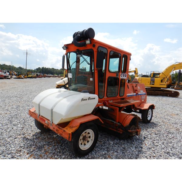 2007 BROCE RJ350 Broom