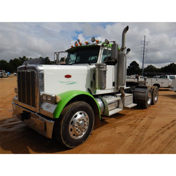 2007 PETERBILT 379 Day Cab Truck