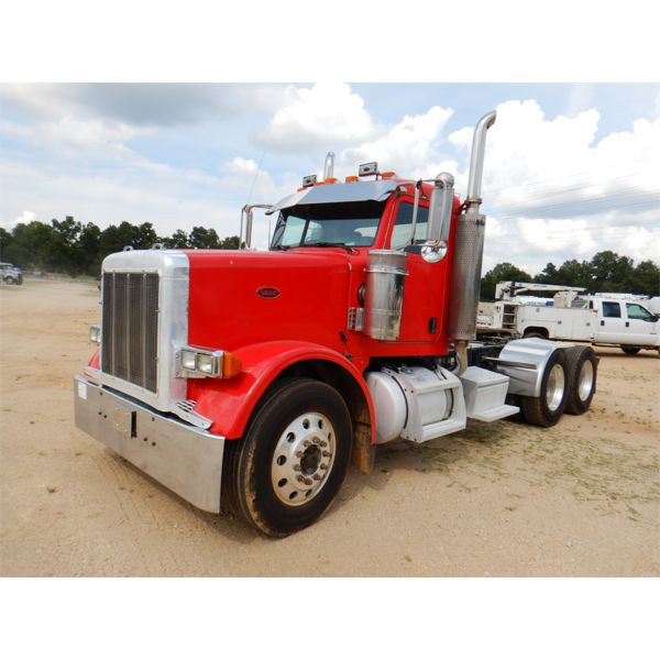 2005 PETERBILT 378 Day Cab Truck