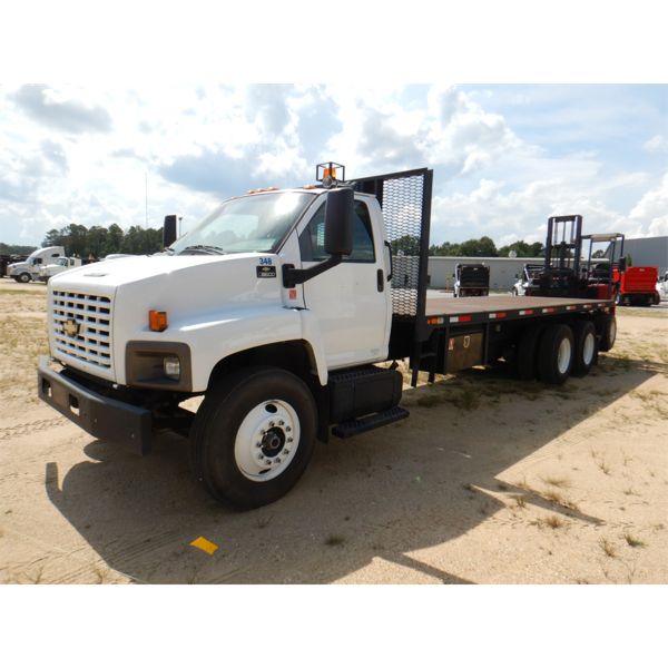 2005 CHEVROLET C8500 Flatbed Truck