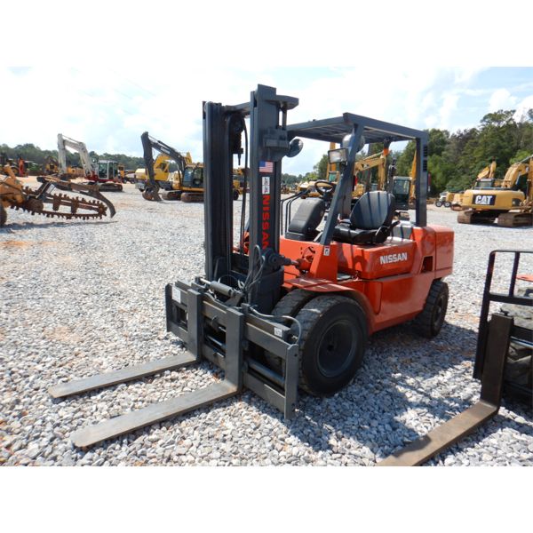 NISSAN F04D40HV Forklift - Mast