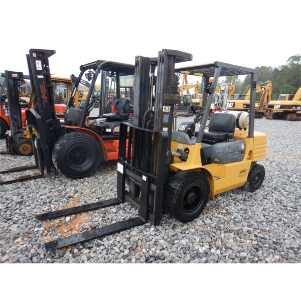 CAT GP30 Forklift - Mast