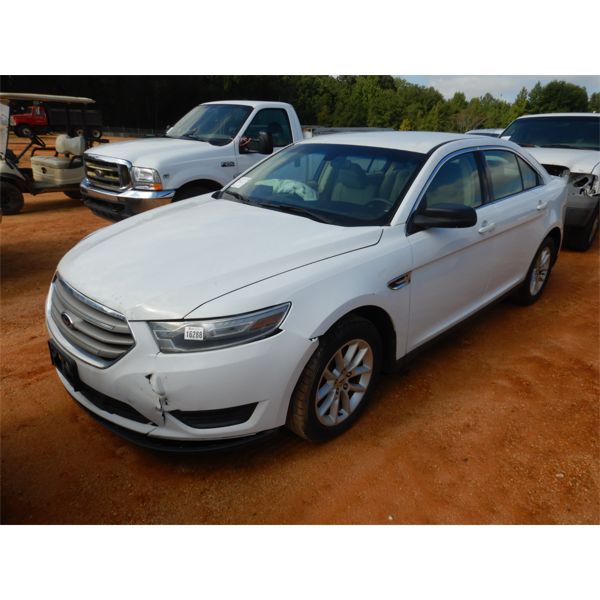 2013 FORD TAURUS Automobile