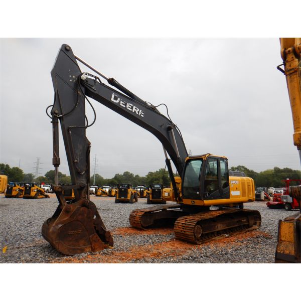 2009 JOHN DEERE 240D LC Excavator