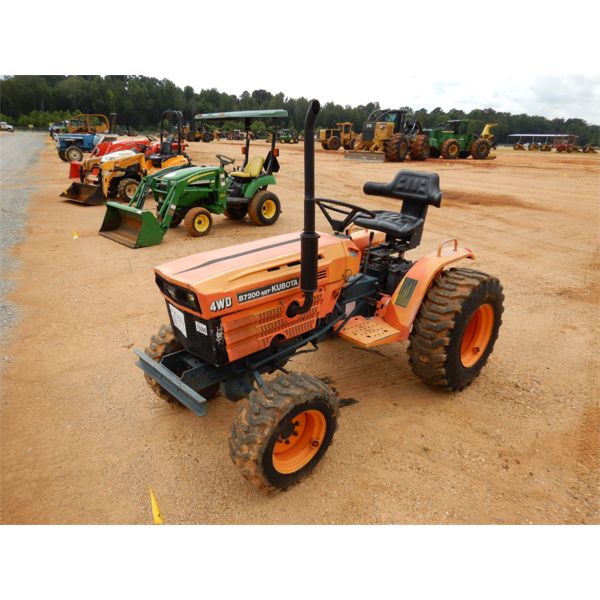 KUBOTA B7200HST Farm Tractor