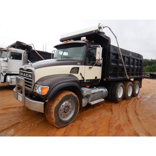 2007 MACK CV713 Dump Truck