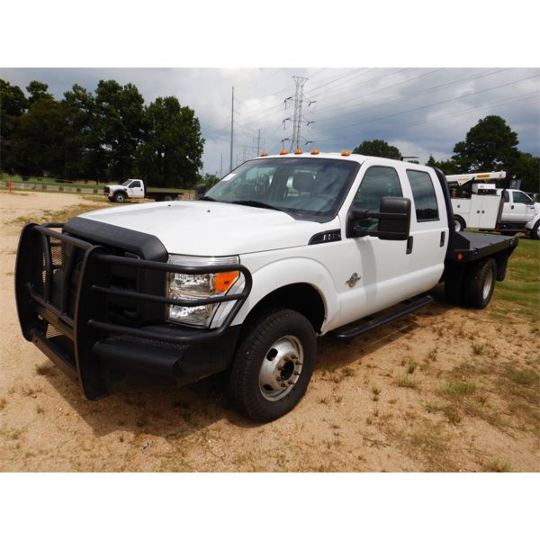 2012 FORD F350 XL Flatbed Truck