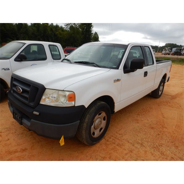 2005 FORD F150 XL Pickup Truck