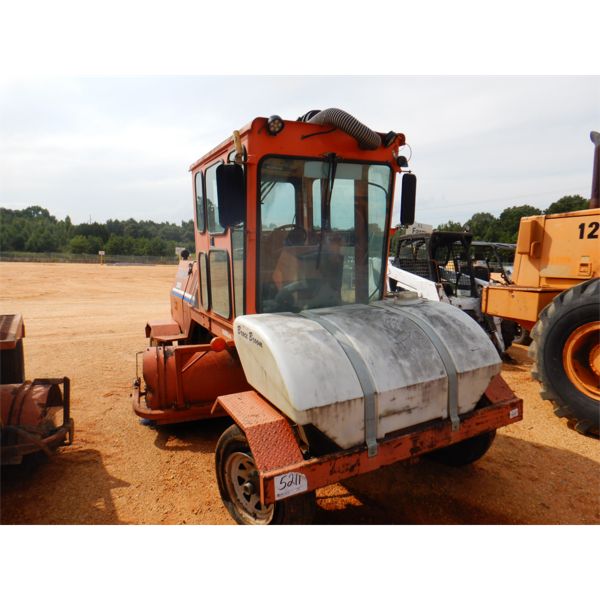 2009 BROCE RJ350 Broom