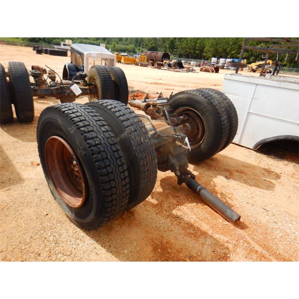TRUCK/TRACTOR DRIVE AXLE W/DUEL TIRES & RIMS (A1)