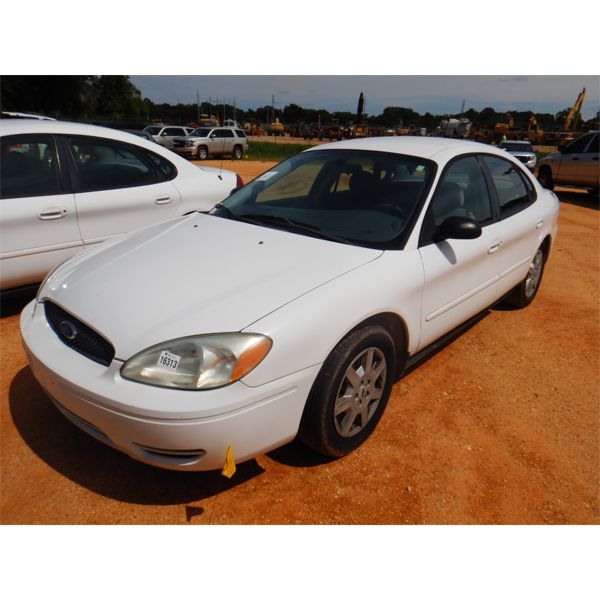 2006 FORD TAURUS SE Automobile