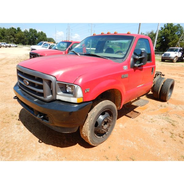 2003 FORD F450 XL Cab and Chassis Truck