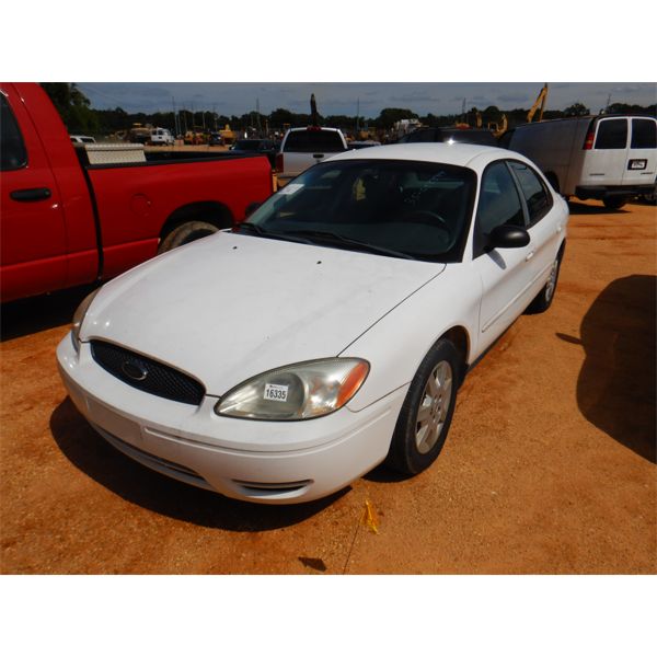 2005 FORD TAURUS SE Automobile