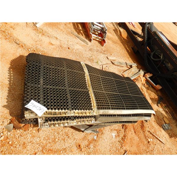(1) PALLET RUBBER MATS (B9)