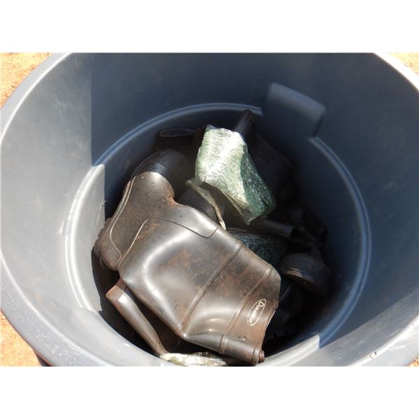 (1) BARREL RUBBER BOOTS (B9)