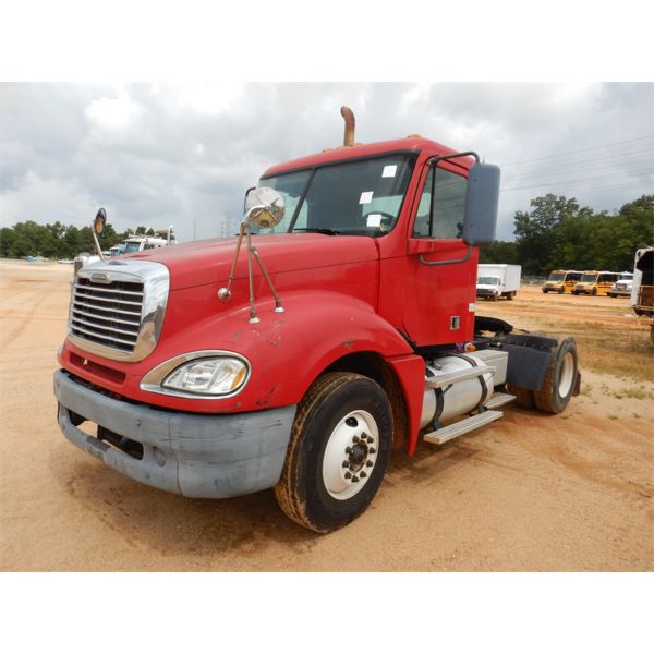 2007 FREIGHTLINER COLUMBIA Day Cab Truck