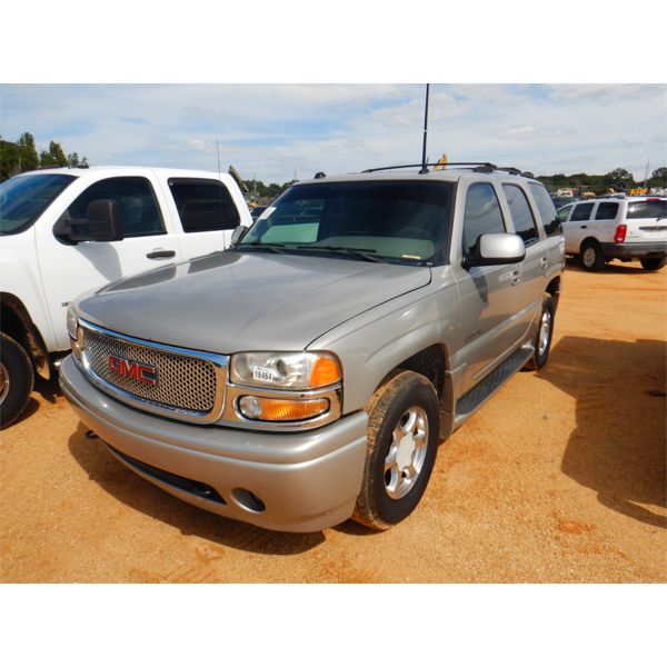 2005 GMC YUKON DENALI SUV