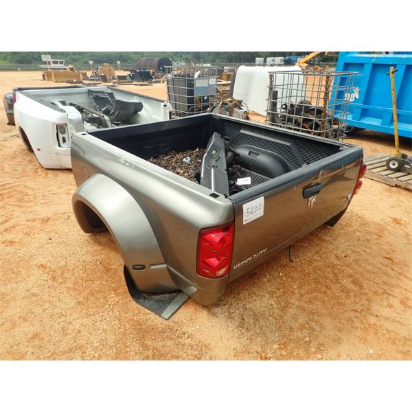 DODGE DUALLY PICKUP BED W/BUMPER (A-1)