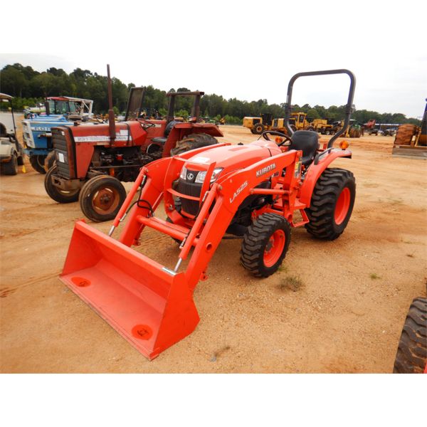 KUBOTA L3901D Farm Tractor
