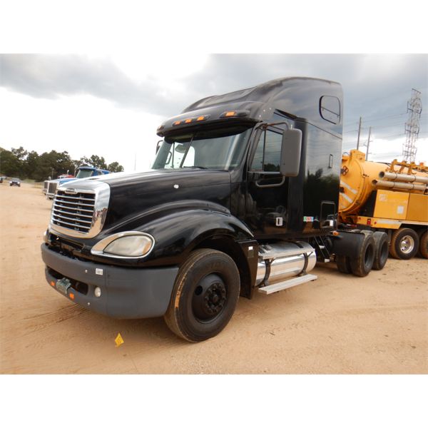 2007 FREIGHTLINER COLUMBIA Sleeper Truck