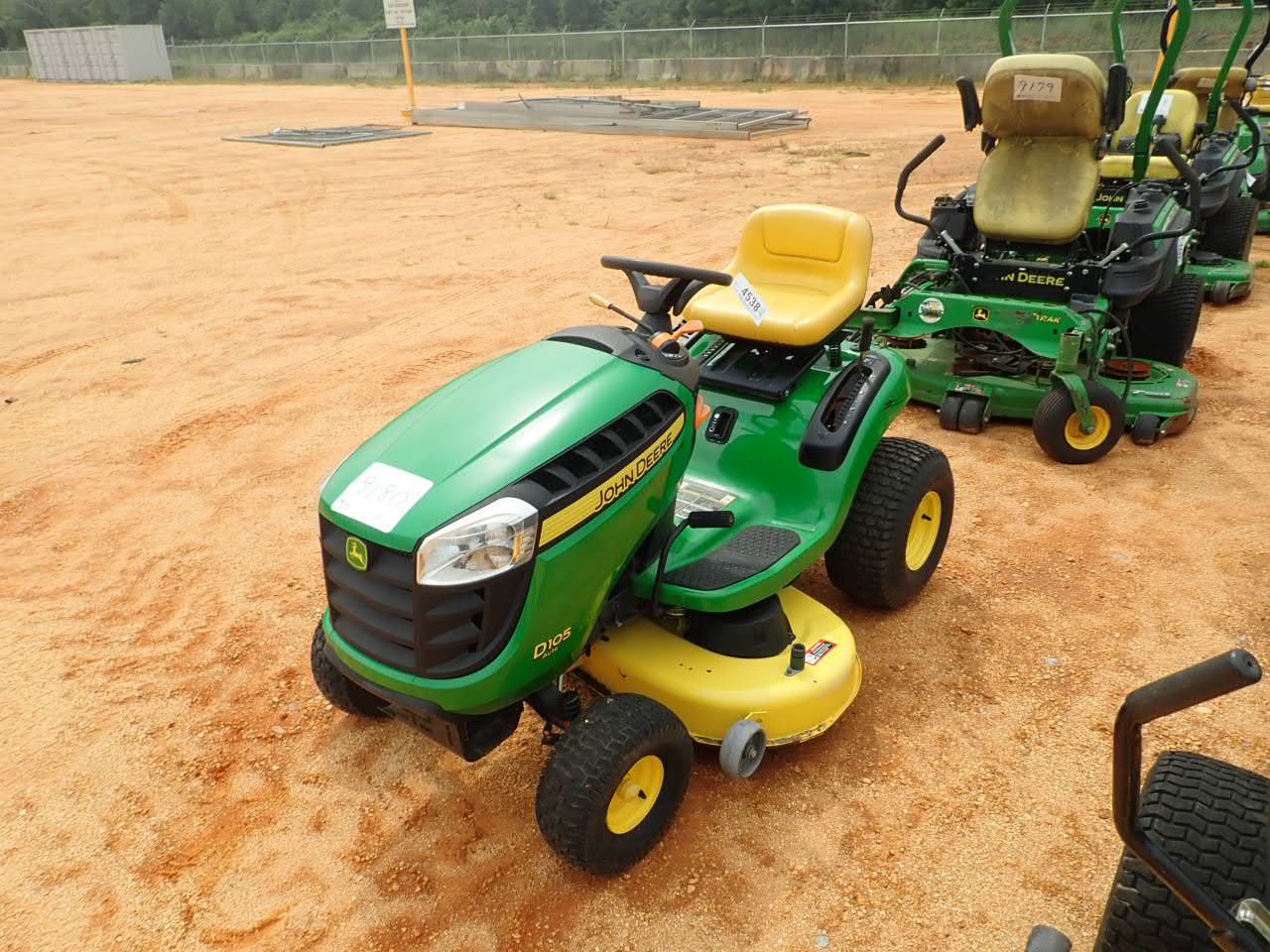 JOHN DEERE D105 Lawn Mower