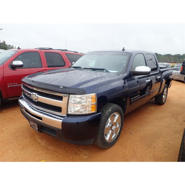 2010 CHEVROLET SILVERADO LT Pickup Truck