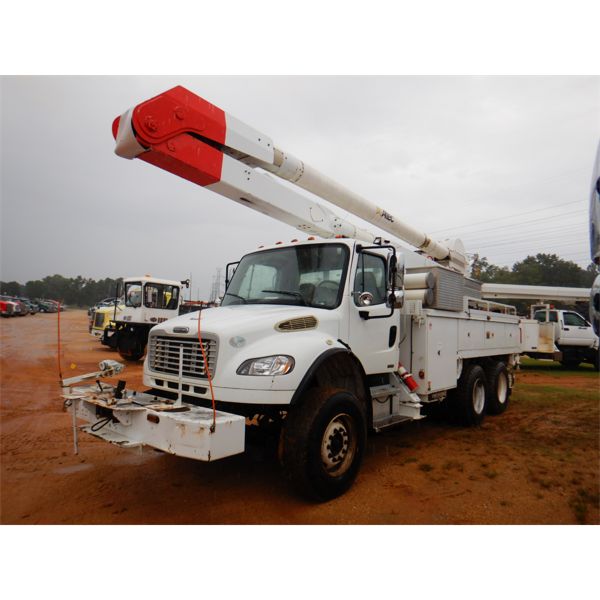2010 FRIEGHTLINER M2 Bucket Truck