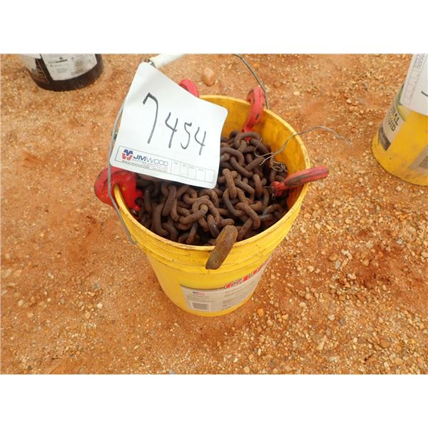 (1) BUCKET CHAINS (B9)