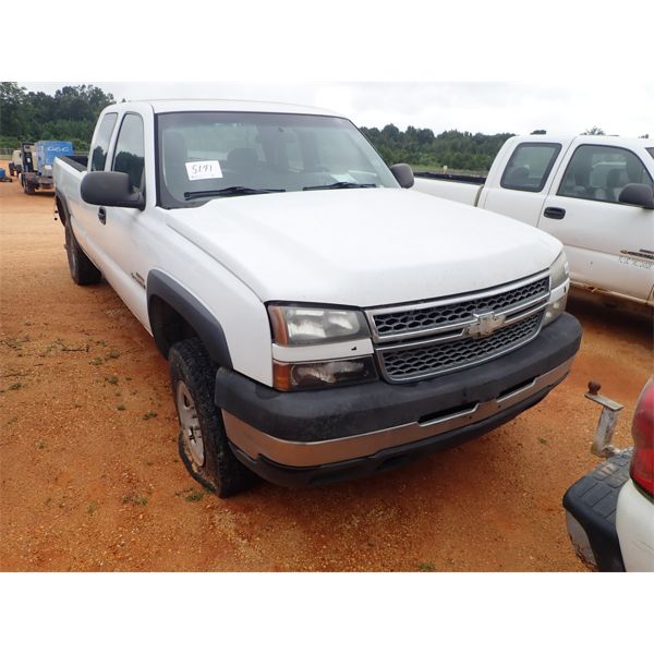 2005 CHEVROLET 2500 HD Pickup Truck