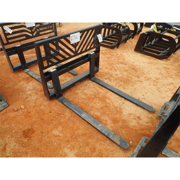 FORKLIFT ASSY (FITS SKID STEER LOADER) (B5)