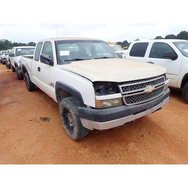 2005 CHEVROLET 2500 HD Pickup Truck