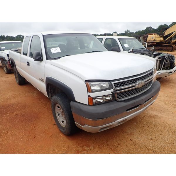 2005 CHEVROLET 2500 HD Pickup Truck