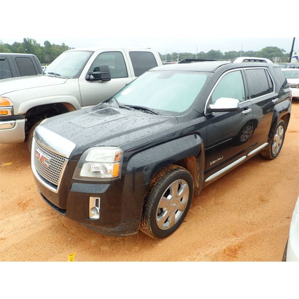 2013 GMC ACADIA DENALI SUV