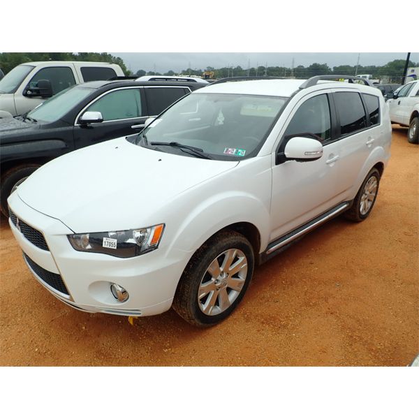 2013 MITSUBISHI OUTLANDER SUV